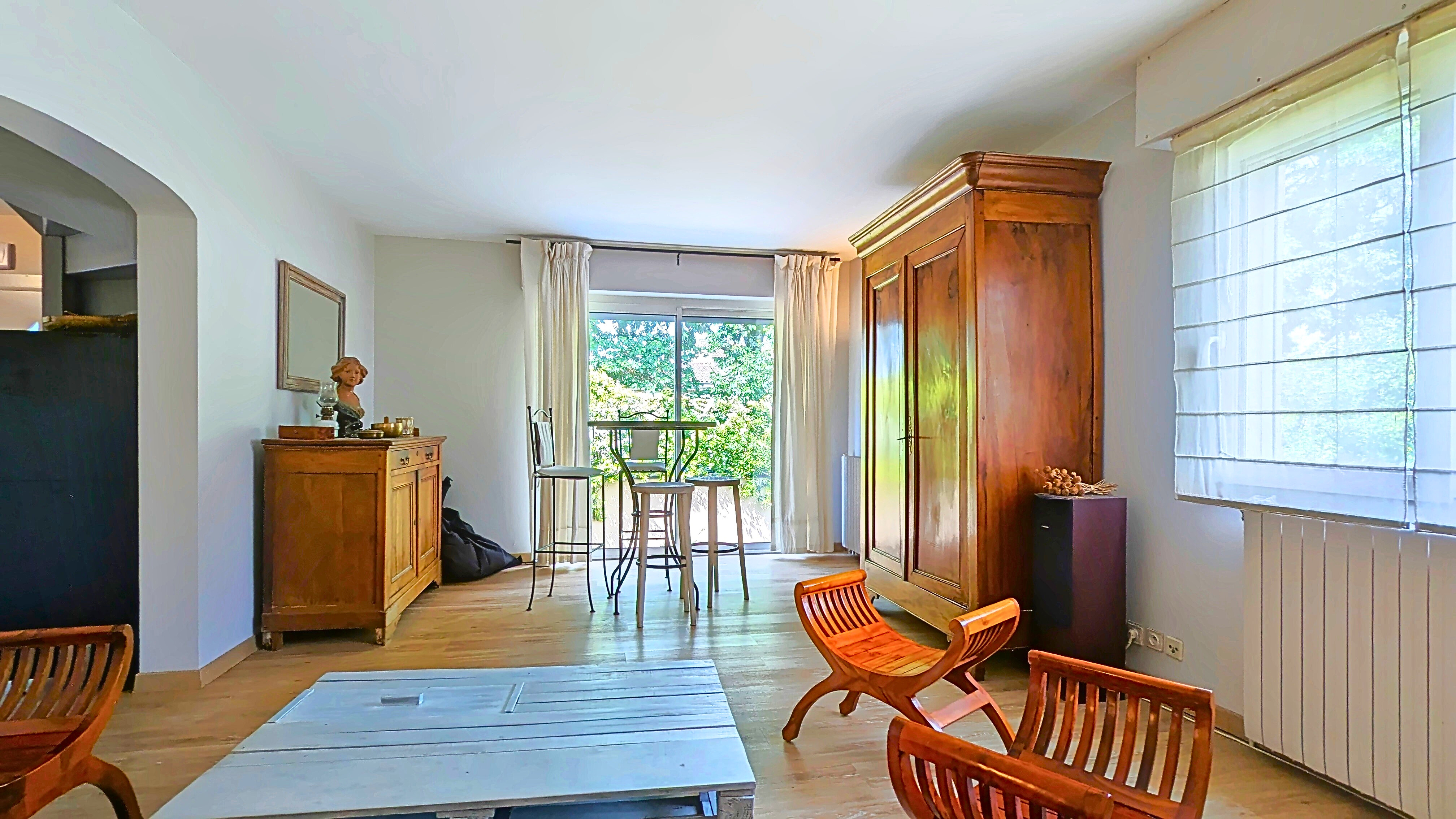 Séjour lumineux de la maison vendue au Bouscat